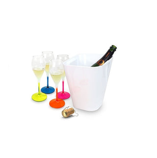 Frapé + plastic glasses for champagne